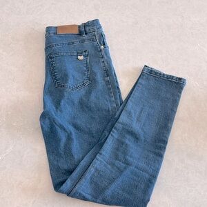 Chipre super high waisted jeans
Size 27
Stretch
Never worn